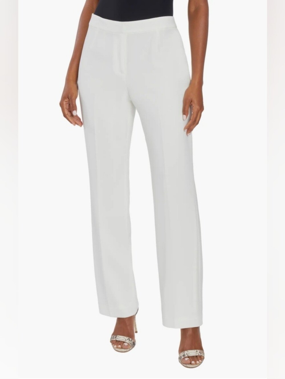 Women's Clothing (667)